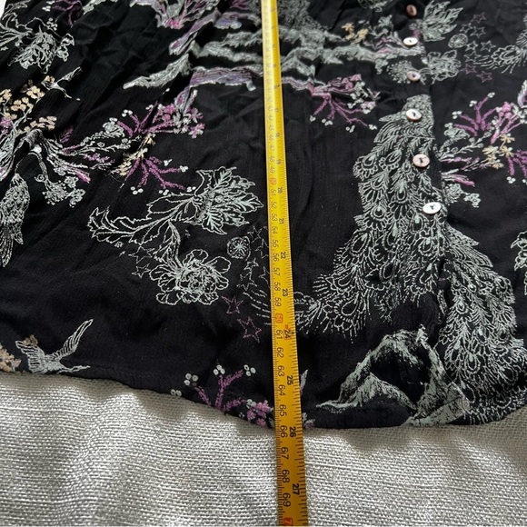 Free People Metallic Blooms Peacock
Oversized Blouse Size Small - Picture 5 of 9